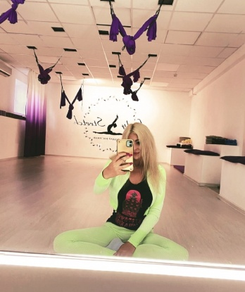 Мои услуги превратят встречу с тобой в незабываемое приключение 😏 Я знаю, как доставить наслаждение и оставить тебя довольным. У меня есть кутюрные фото, которые подтверждают мою красоту и страсть 🔥 Мне нравится секс и всегда готова к новым экспериментам. У меня много положительных отзывов от моих клиентов, которые говорят обо мне как об индивидуалке высокого класса. Я живу в Москве и могу принять тебя у себя или приехать в гости. Позвони мне и воплотим все твои фантазии 😘 София
